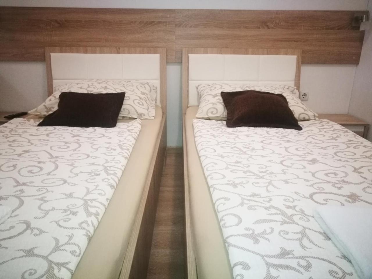 Rooms Aracic Славонський Брод Екстер'єр фото